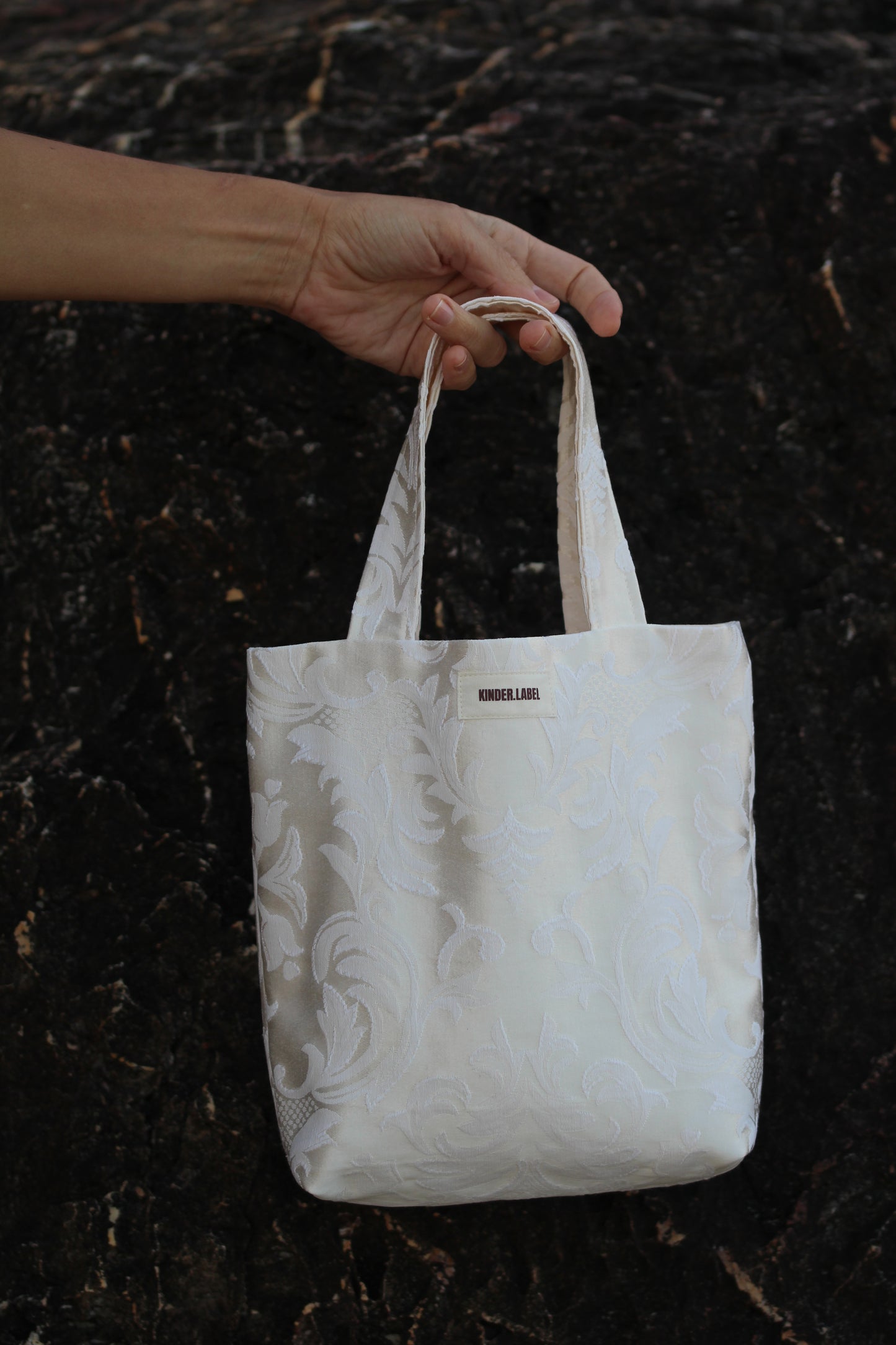 The Burleigh bag - white damask