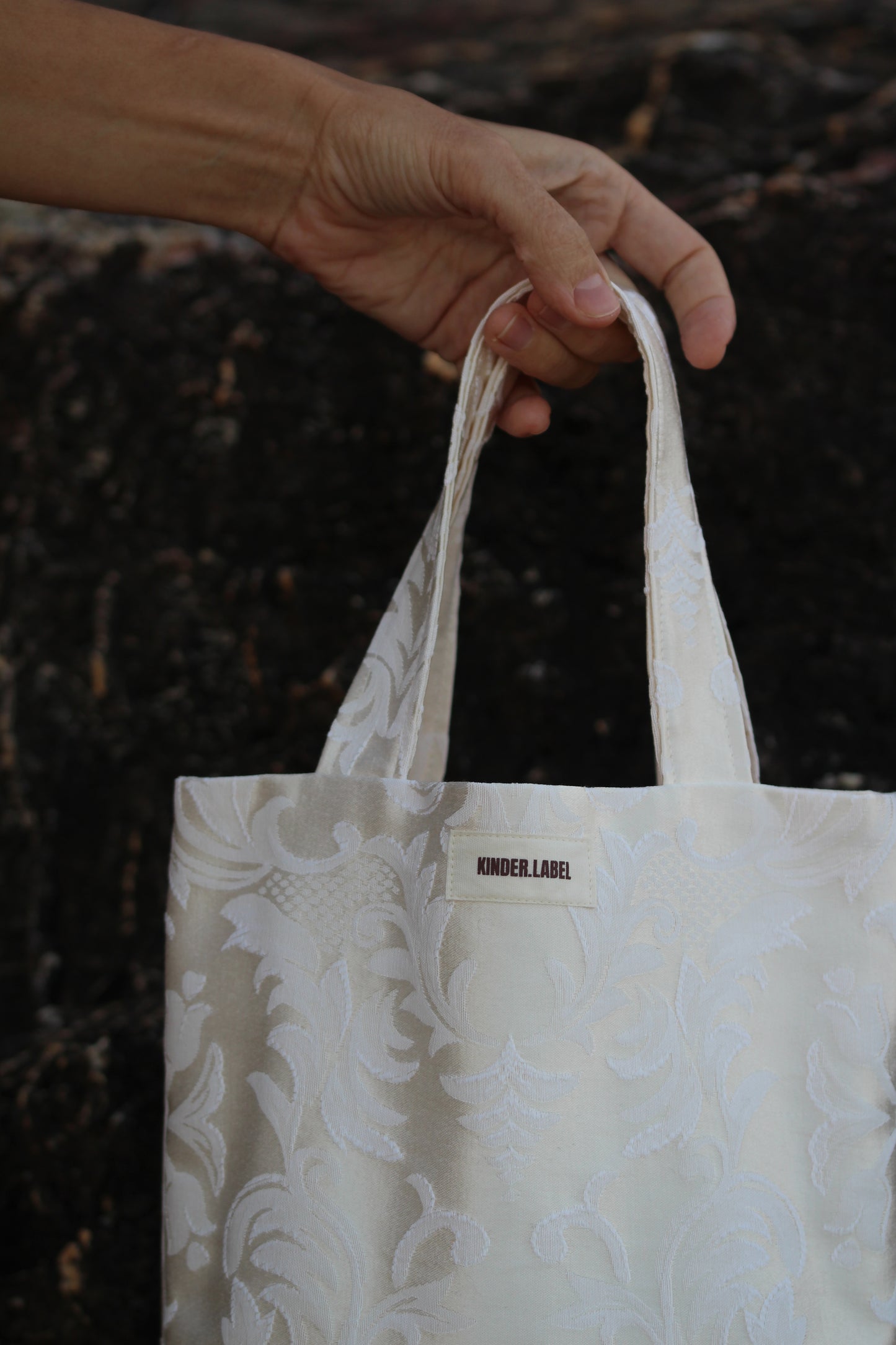 The Burleigh bag - white damask