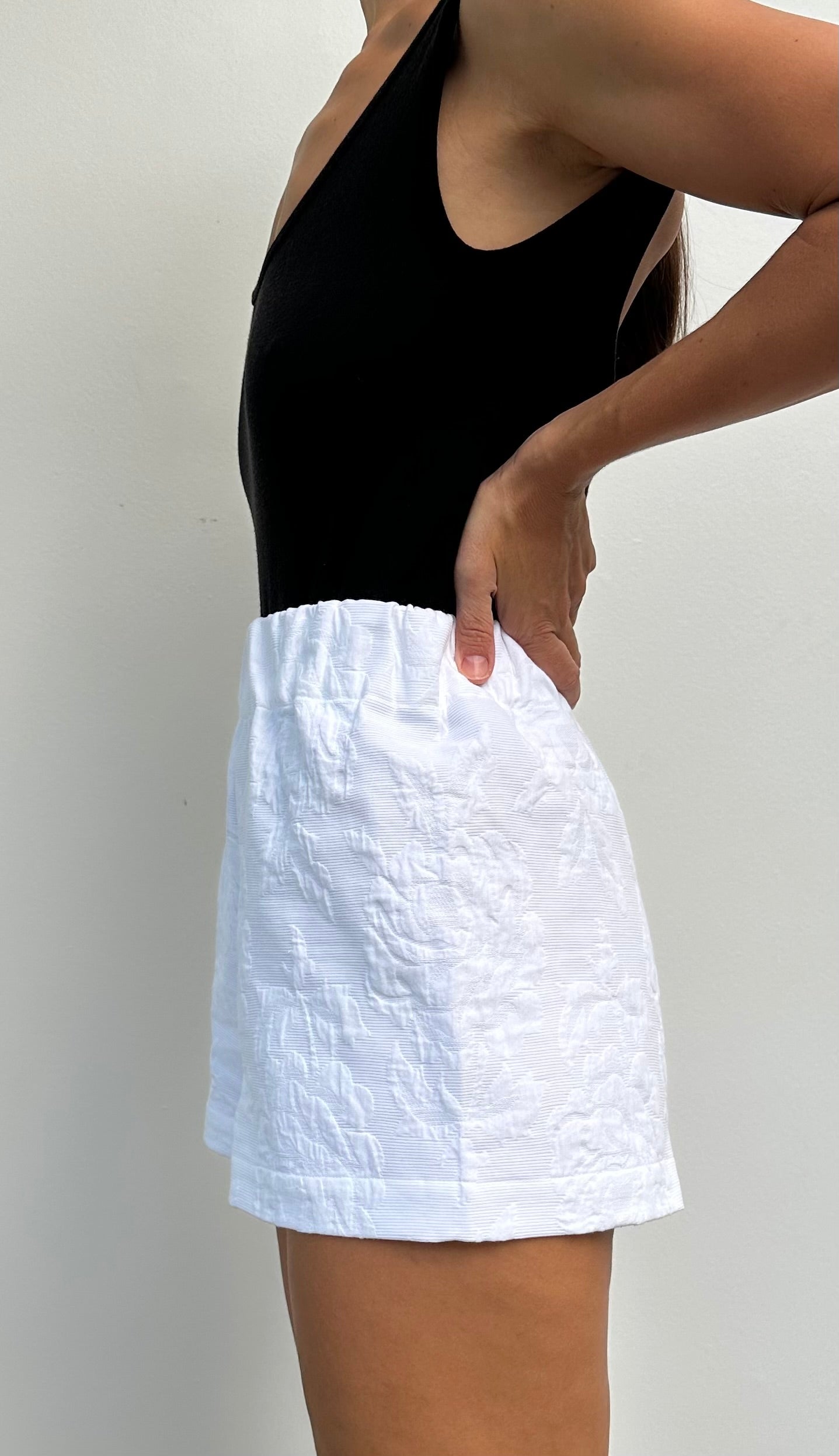 The Vintage Flower Short - crisp white